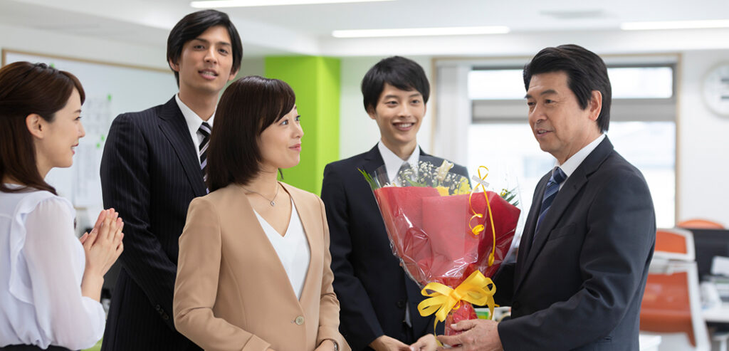 転勤者へのプレゼントの選び方と相場。上司・同僚・部下に贈るおすすめギフト集
